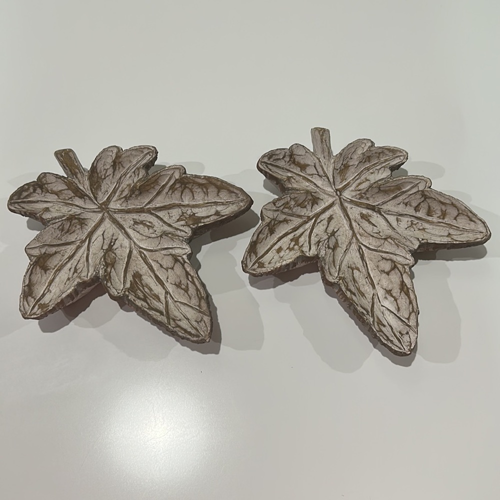 🌸NEW 2 Pieces Fall 🍁 Maple Leaf Tray 7” Shaped Decorative Accents From at home.